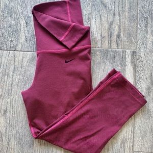 Nike Crop Workout Leggings 💗